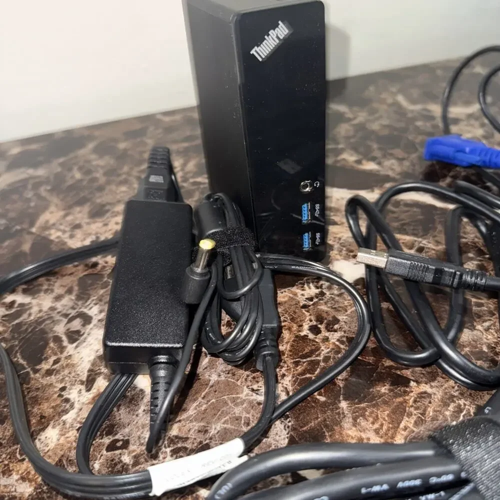 Dell M900HD WXGA Black Portable DLP Bundle Projector w/Carry Case, Acc. Docking